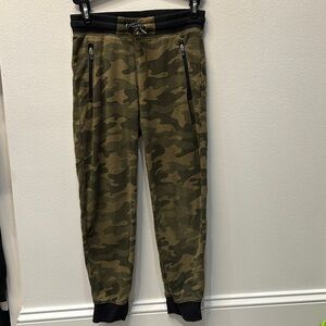 Old Navy Kids Camouflage Joggers - Green and Black